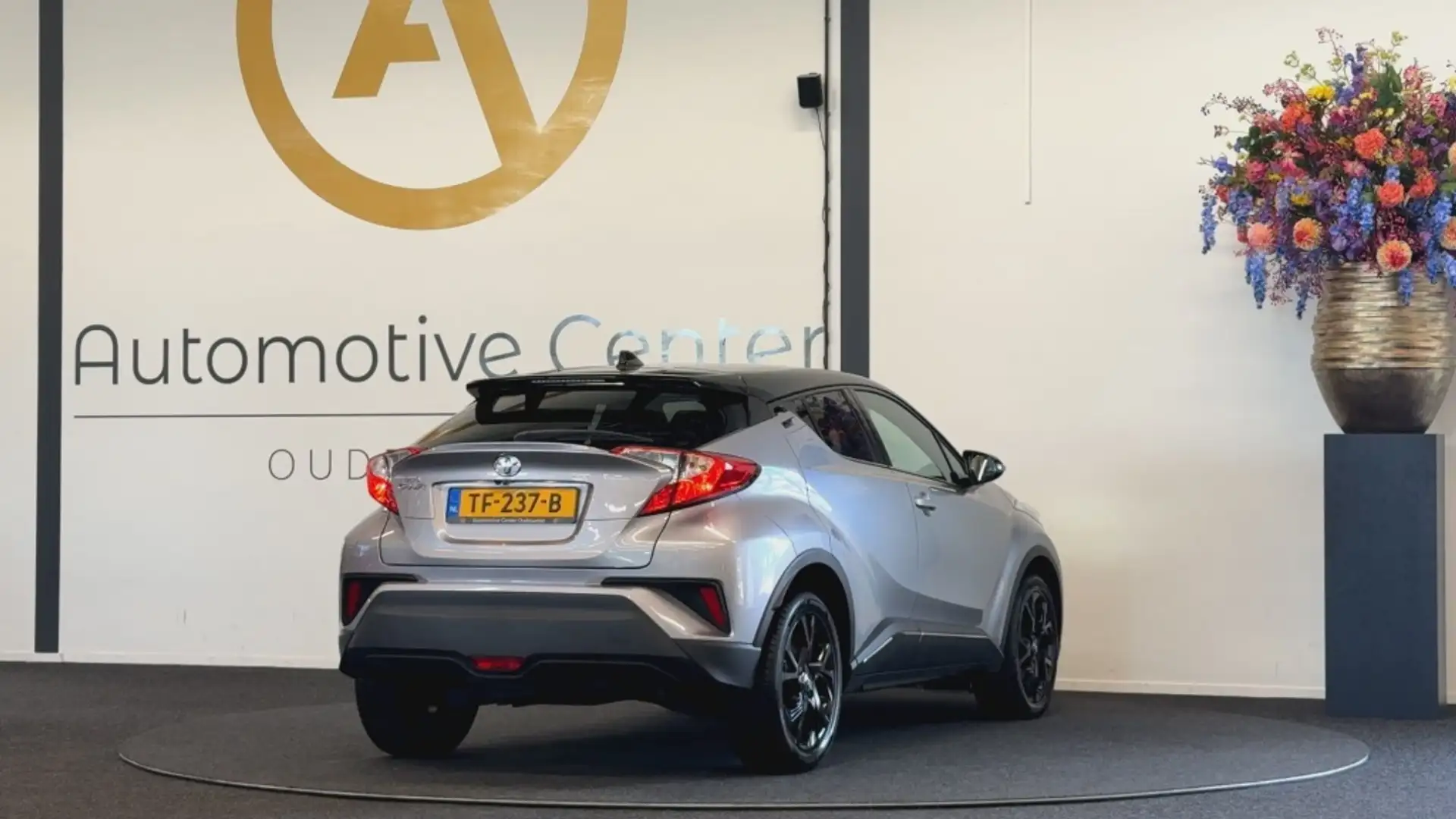Toyota C-HR 1.2 Bi-Tone | CAMERA | NAVI | KEYLESS | LMV | META Grey - 2
