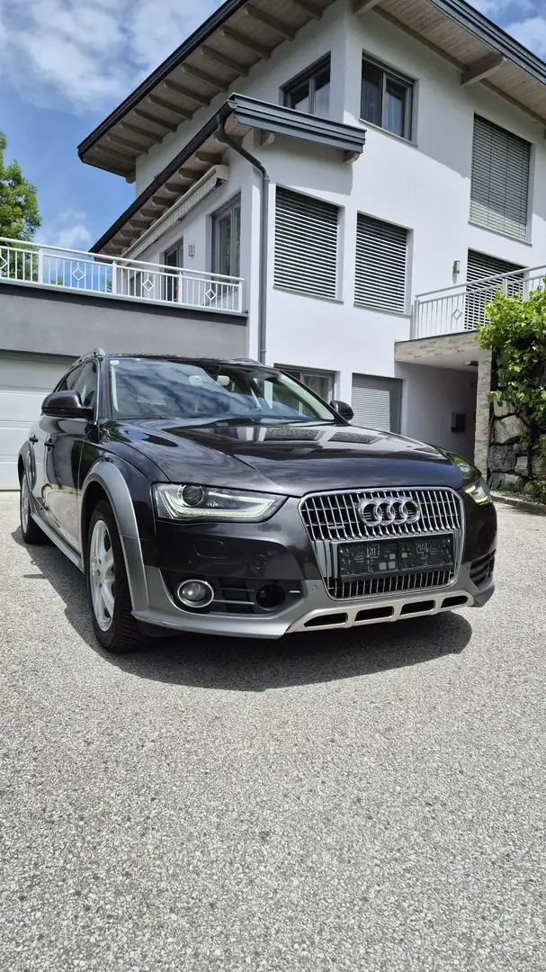 Audi A4 allroad 2,0 TDI quattro Daylight S-tronic Grau - 1