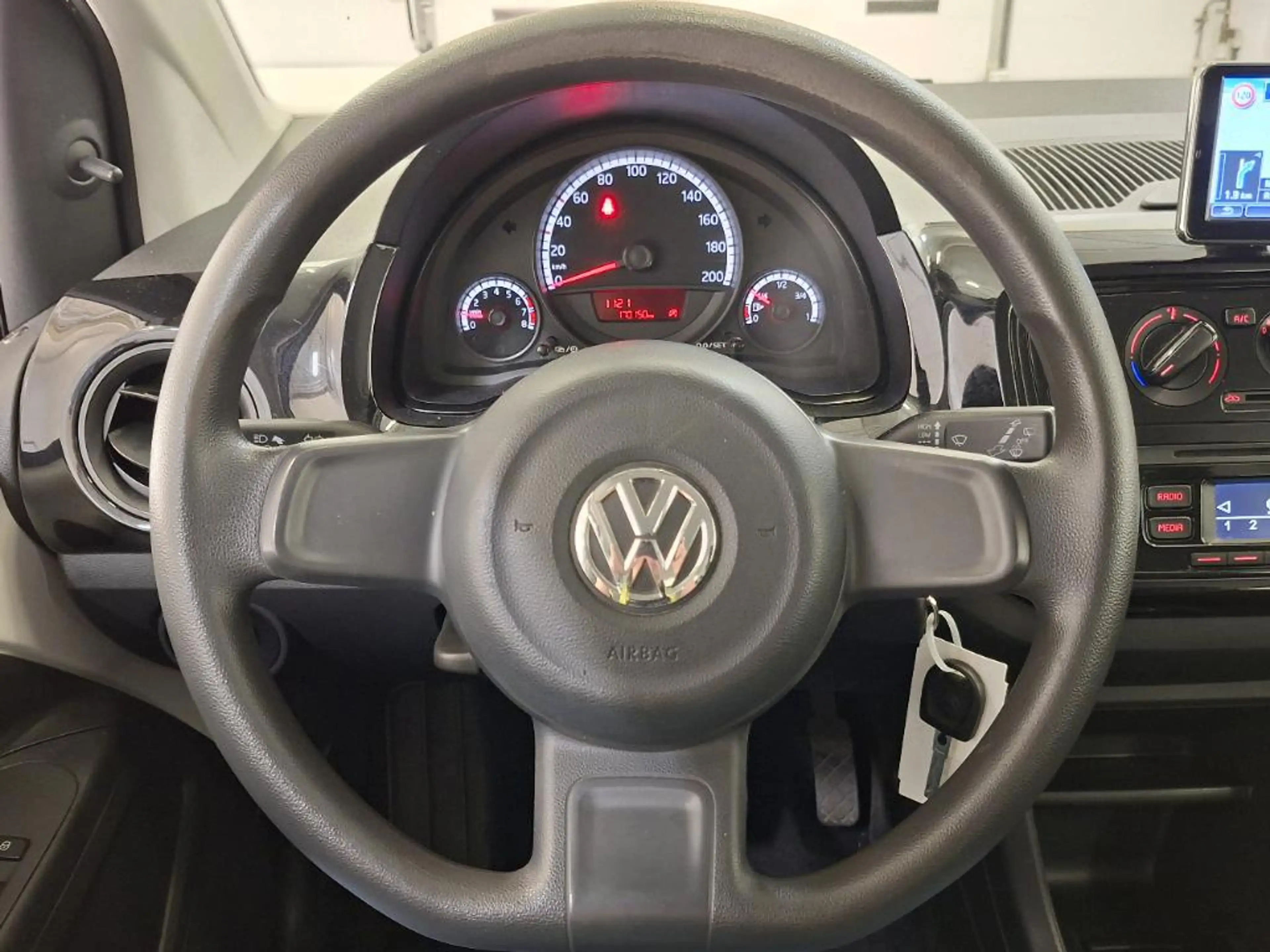 Volkswagen up! 1.0 move up! BlueMotion — photo 13