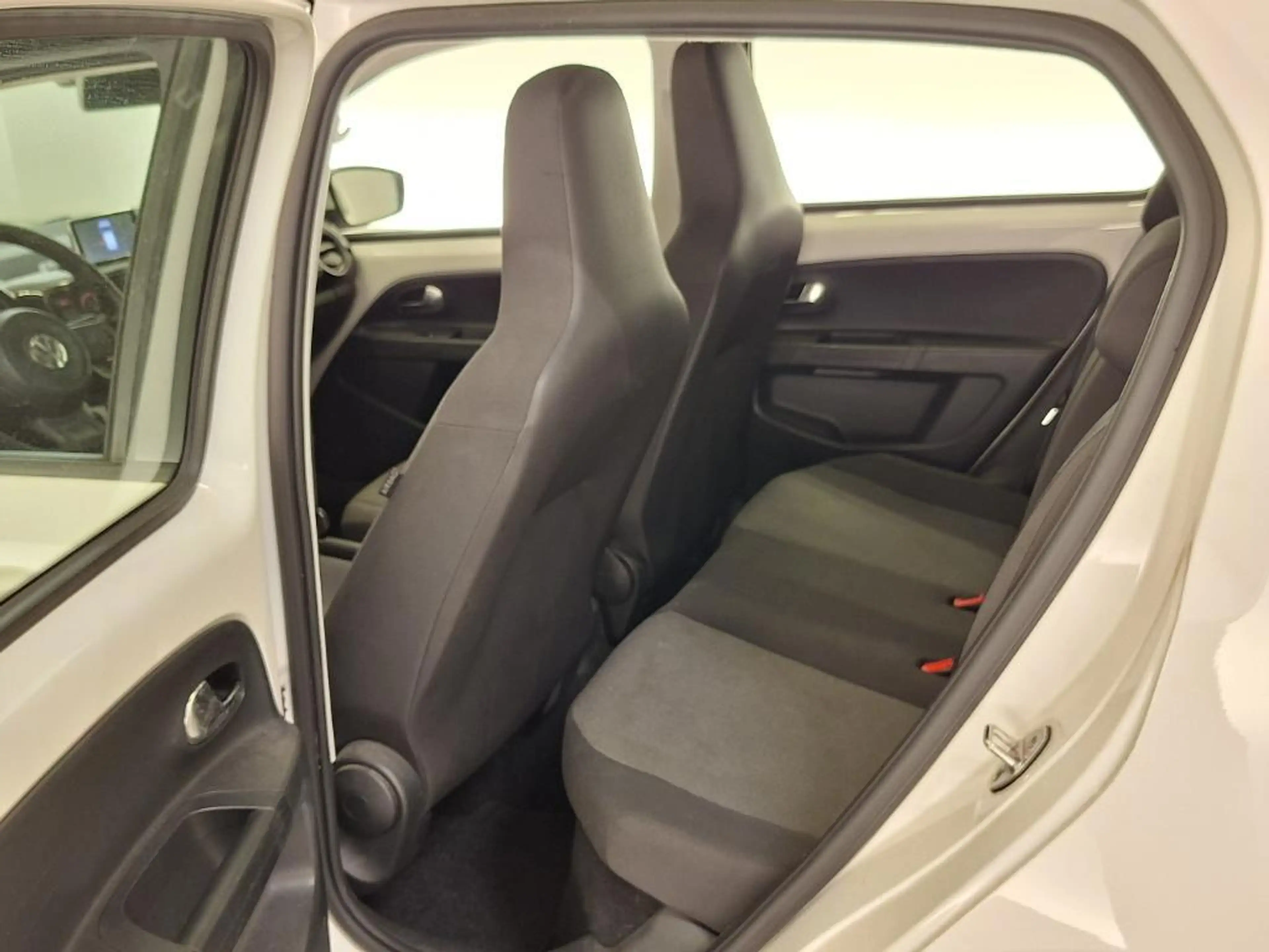 Volkswagen up! 1.0 move up! BlueMotion — photo 8