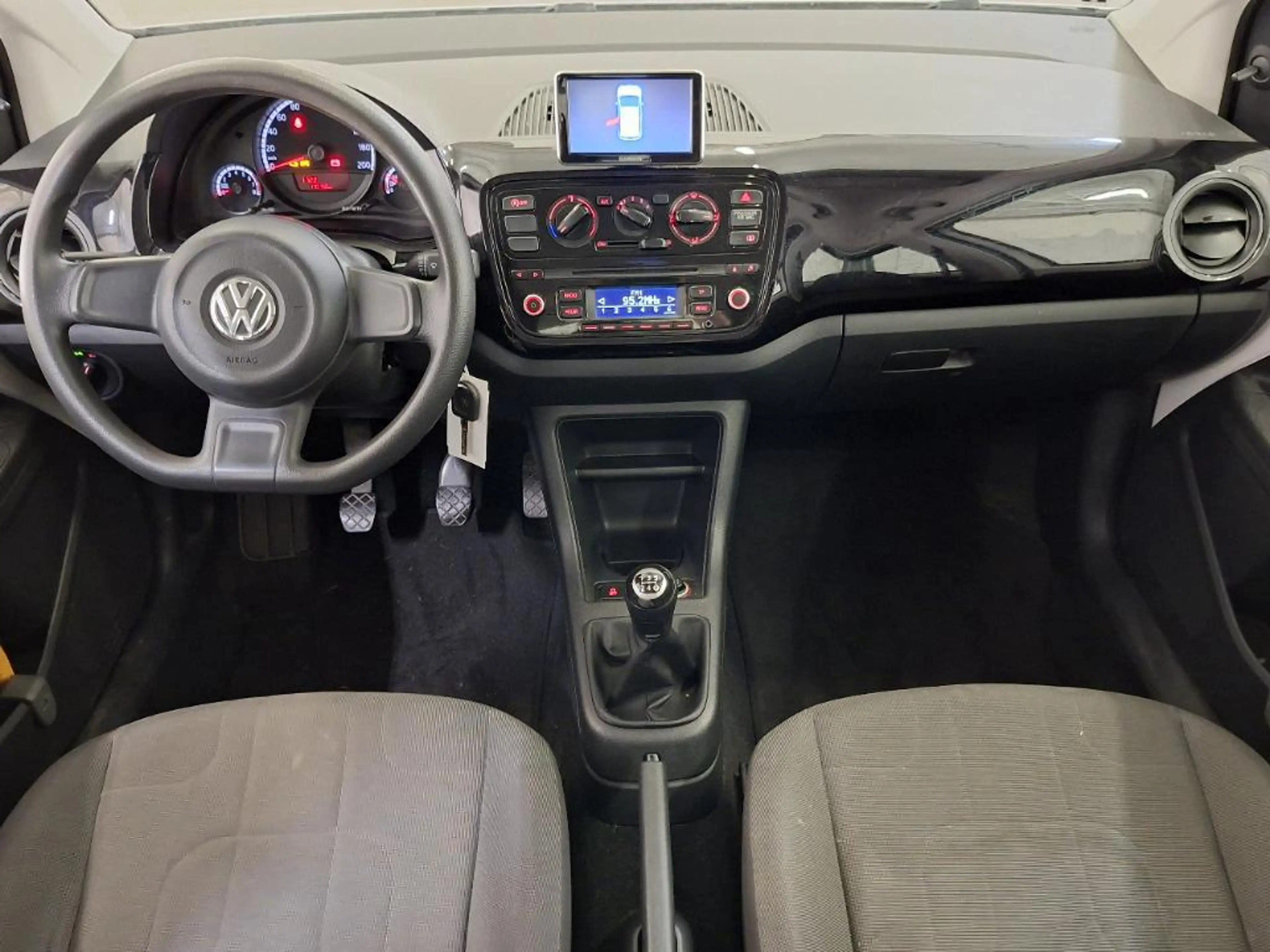 Volkswagen up! 1.0 move up! BlueMotion — photo 6