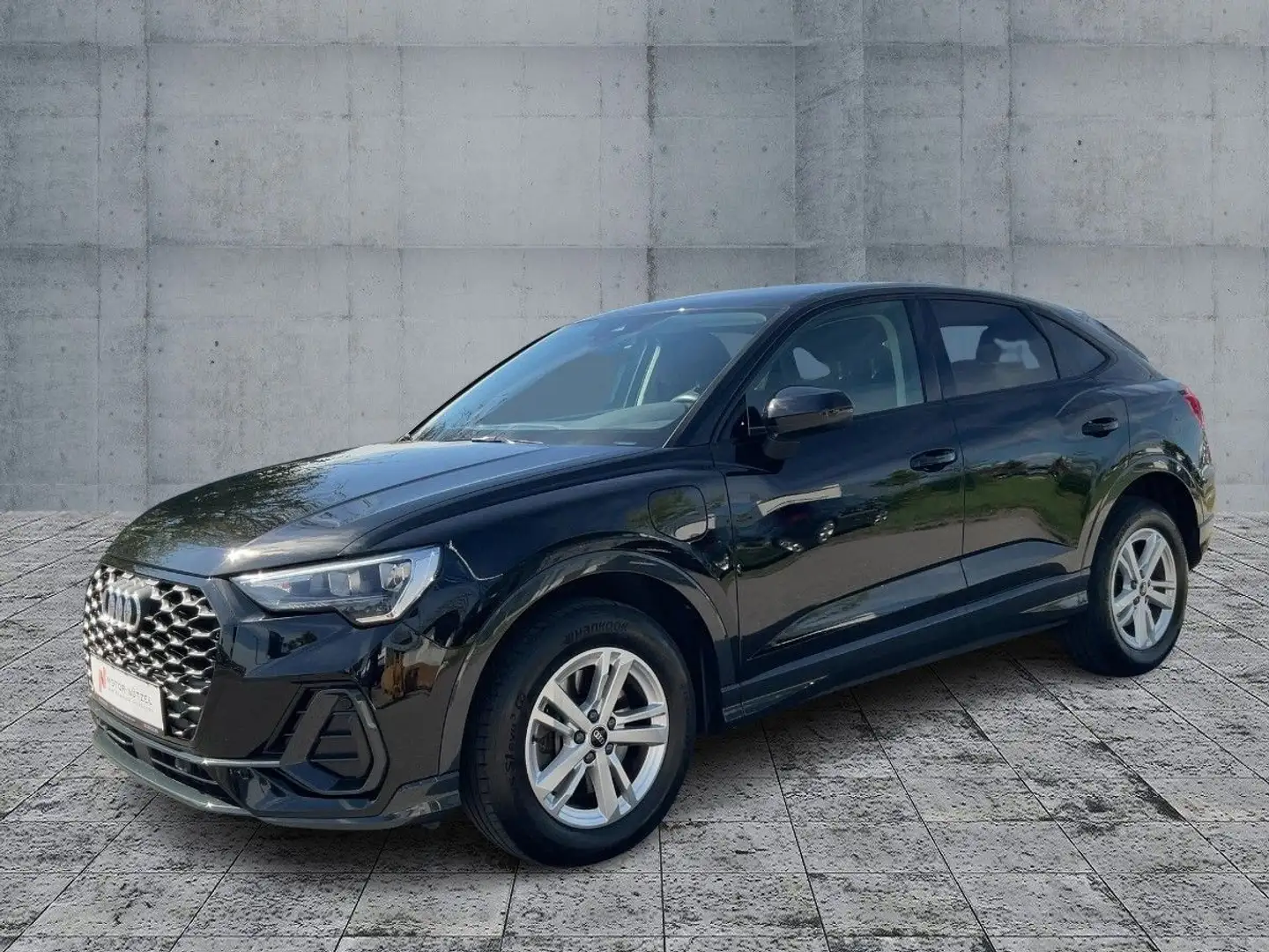 Audi Q3 45 TFSI e S-TR 2xPDC+SHZ+DAB+LM Zwart - 2