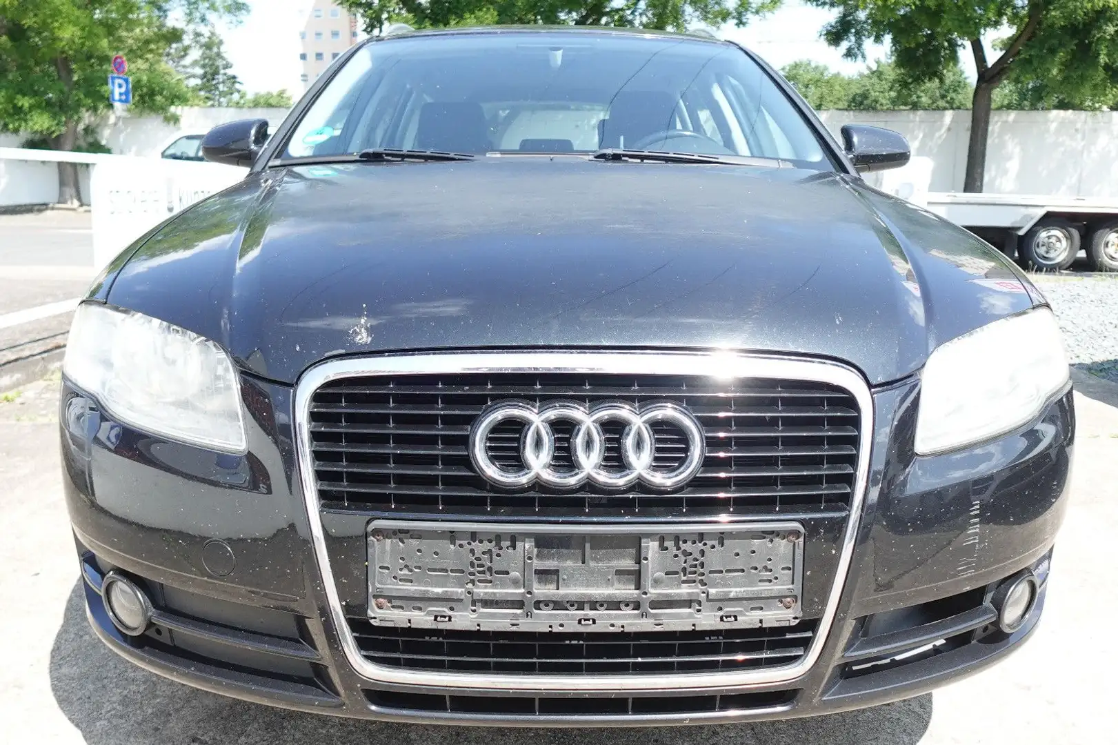 Audi A4 Avant 2.0 TDI+AUTOMATIK+SITZHEIZUNG+NAVI+BC+ Noir - 2