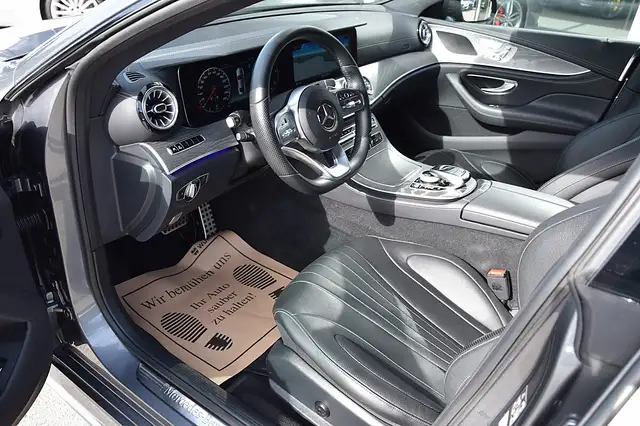 Mercedes-Benz CLS view 4