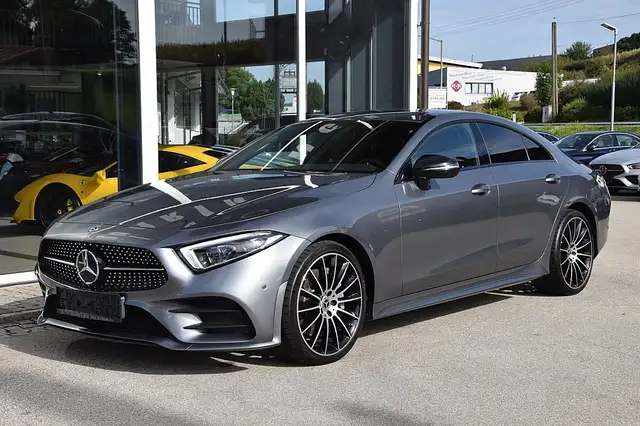 Mercedes-Benz CLS view 2