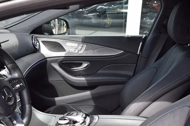 Mercedes-Benz CLS view 5