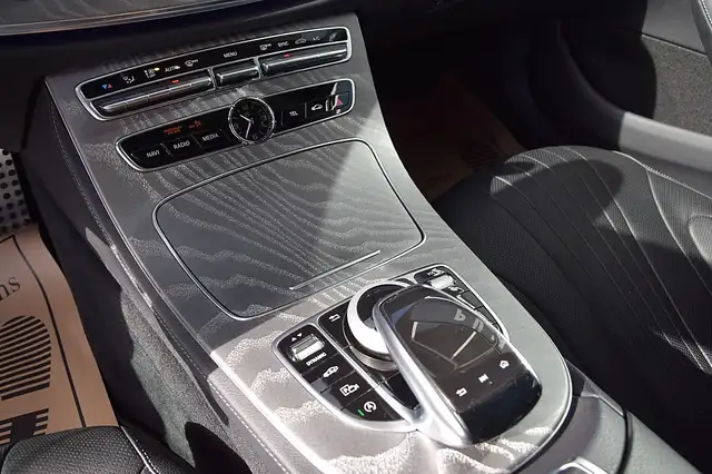 Mercedes-Benz CLS view 10