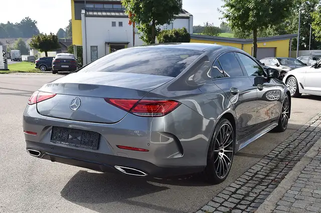 Mercedes-Benz CLS view 3