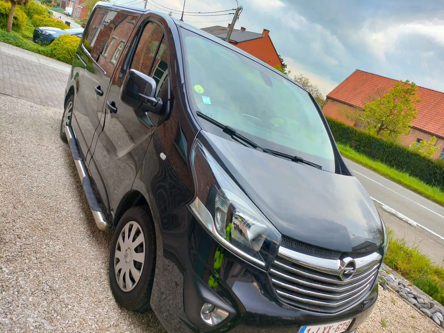 Opel Vivaro Vivaro 1.6 D (CDTI) L1H1 Zwart - 2