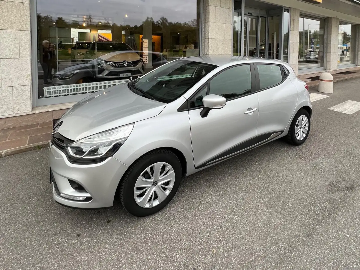 Renault Clio Clio 0.9 tce Business 75cv Grau - 1