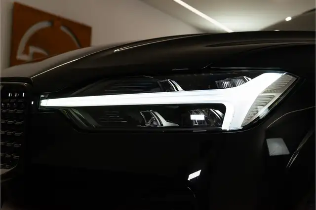 Volvo XC60 view 13