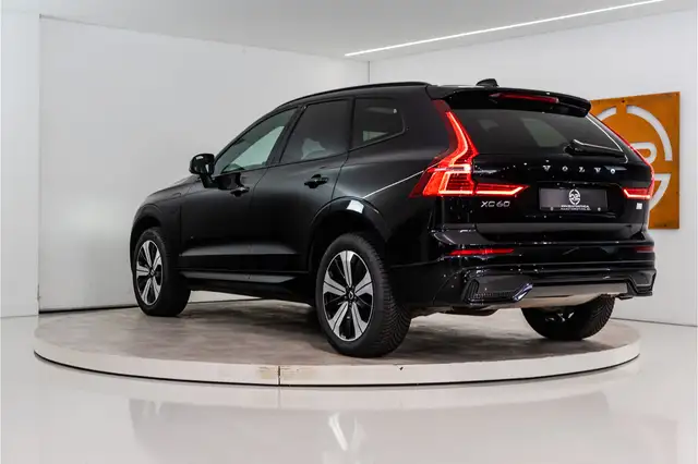 Volvo XC60 view 3