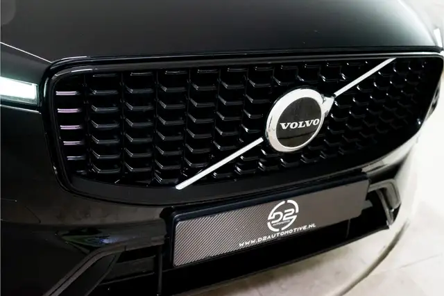 Volvo XC60 view 11