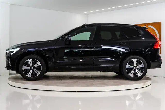 Volvo XC60 view 2