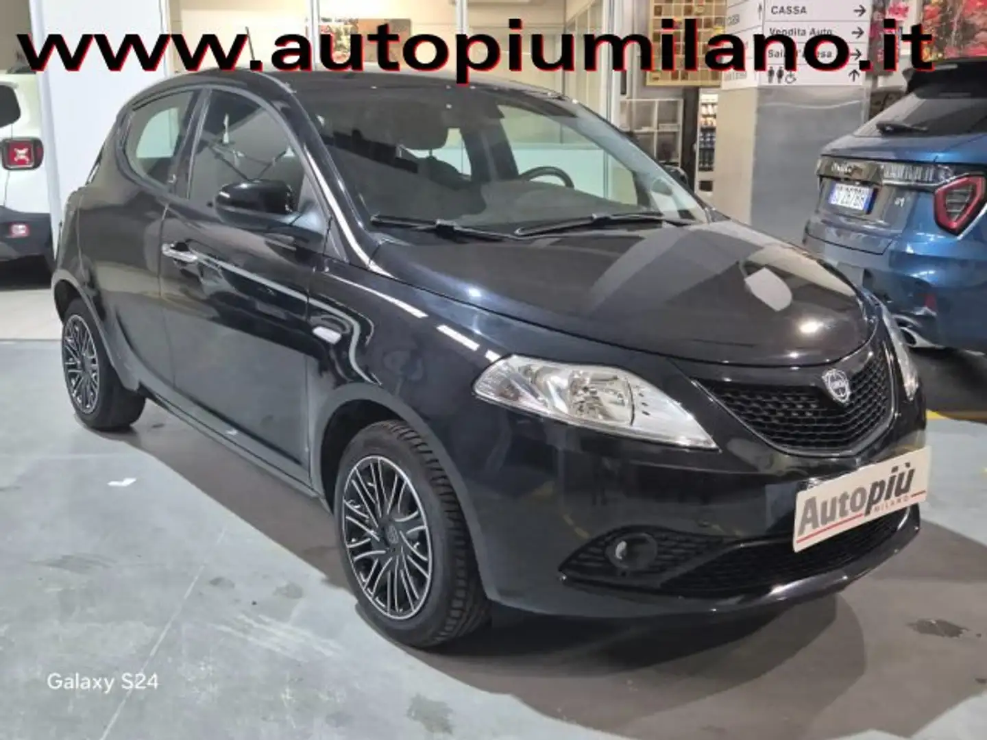 Lancia Ypsilon Ypsilon 1.0 firefly hybrid Gold s Schwarz - 1