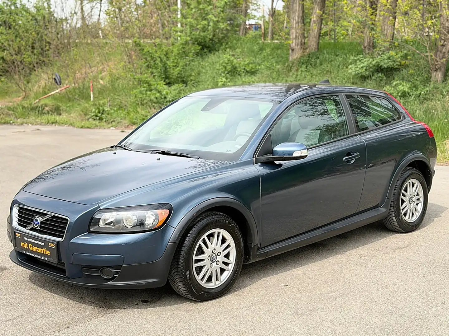 Volvo C30 1,6 D Momentum 1.Besitz Dr. Fahrzeug sehr viele... Schwarz - 2