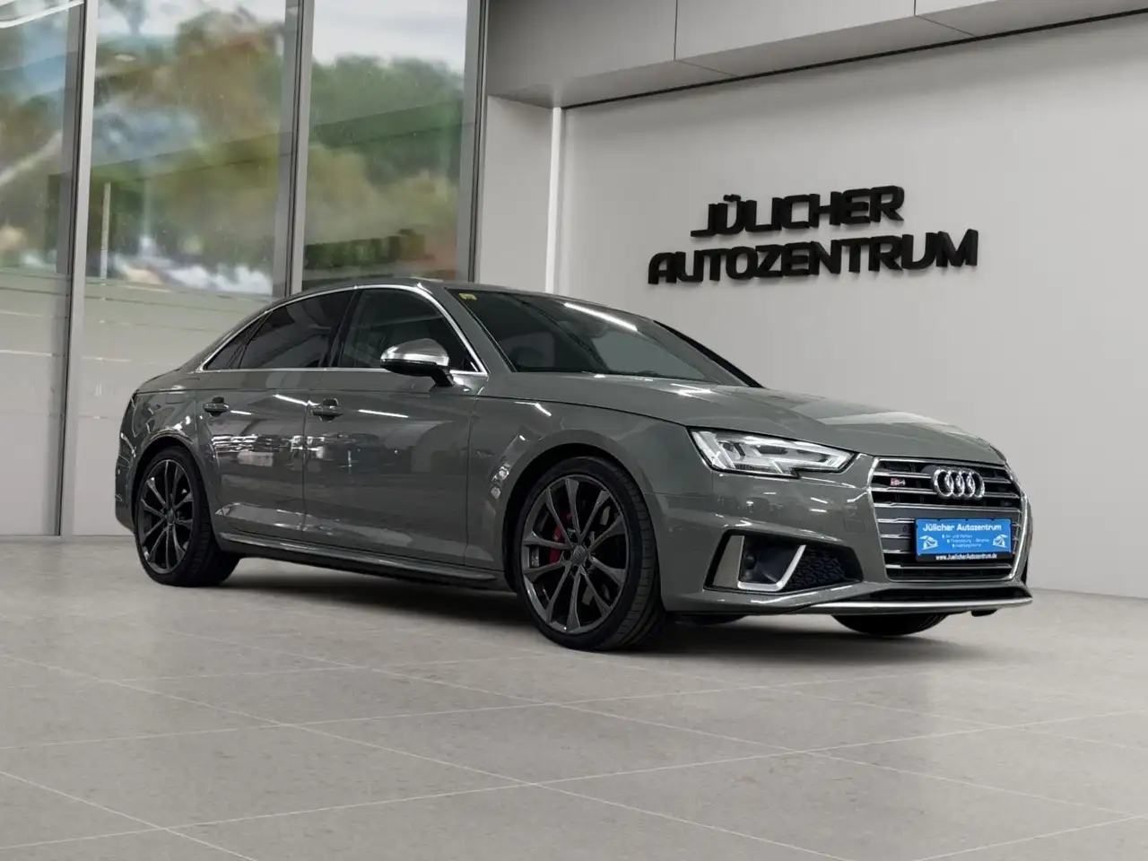 Audi S4