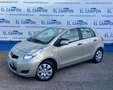 Toyota Yaris Pequeño Manual de 5 Puertas Beige - thumbnail 1