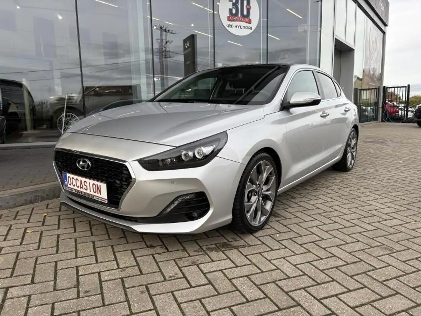 Hyundai i30 Shine Gris - 1