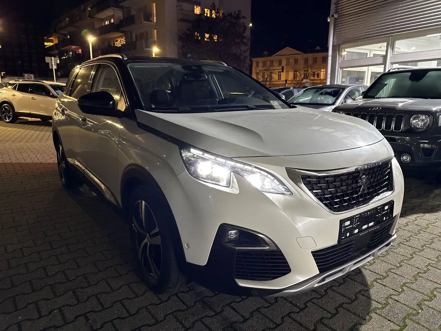 Peugeot 5008 Allure*Focal*LED*7-SItzer*Perlmutt*Kamera* Weiß - 2