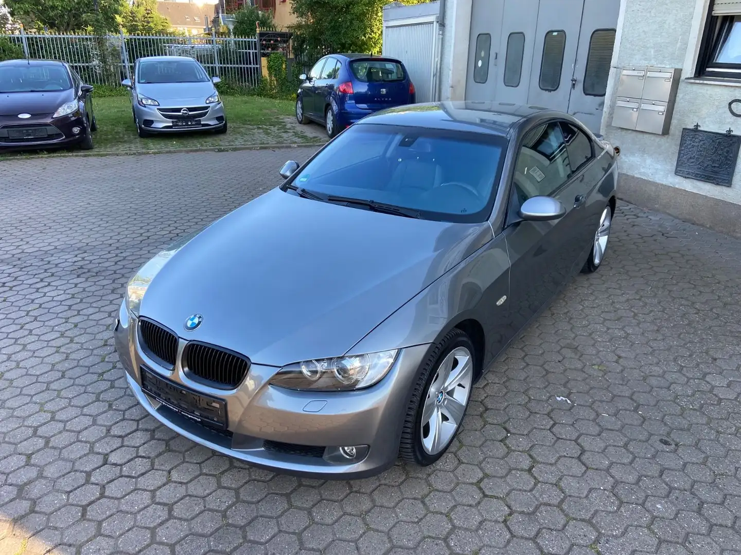 BMW 320 Baureihe 3 Coupe 320i Klima TÜV Neu M-Paket Gris - 1