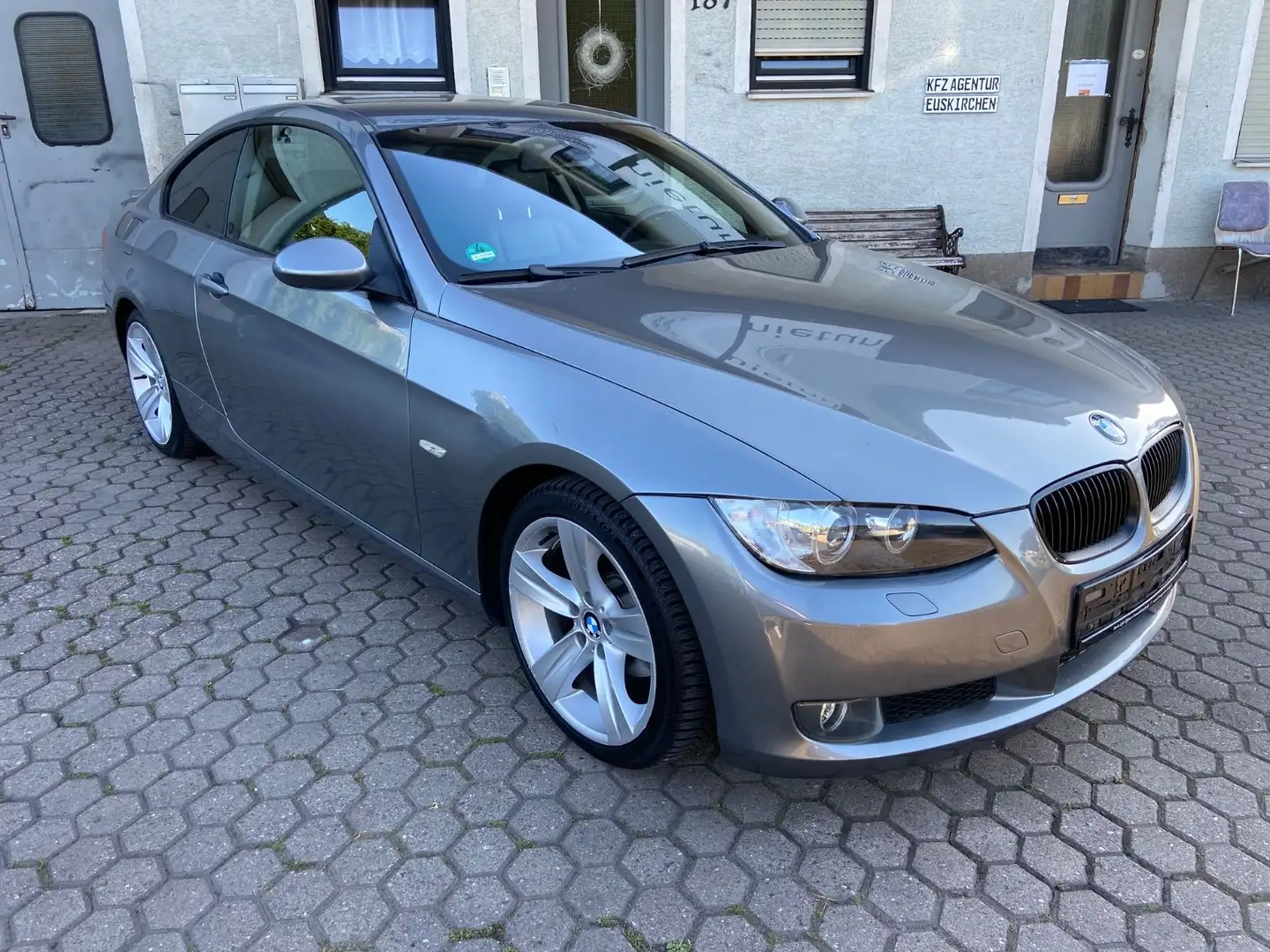 BMW 320 Baureihe 3 Coupe 320i Klima TÜV Neu M-Paket Gris - 2
