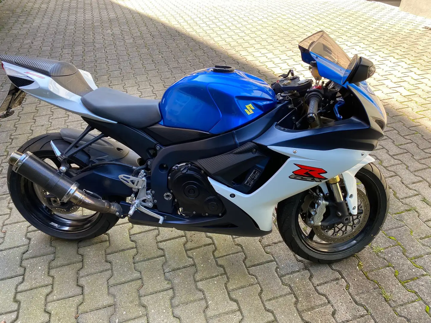 Suzuki GSX-R 750 Blau - 2