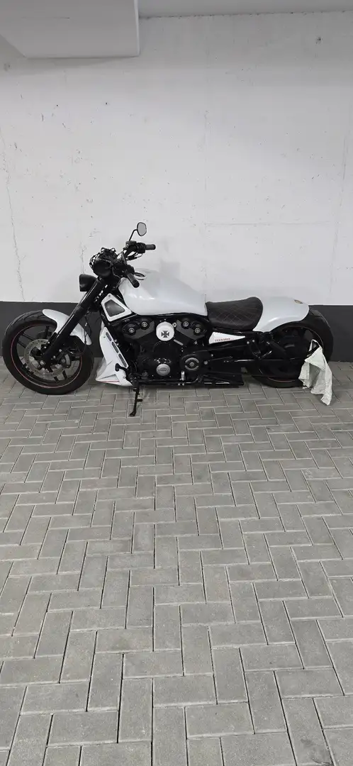 Harley-Davidson VRSC Night Rod Weiß - 2