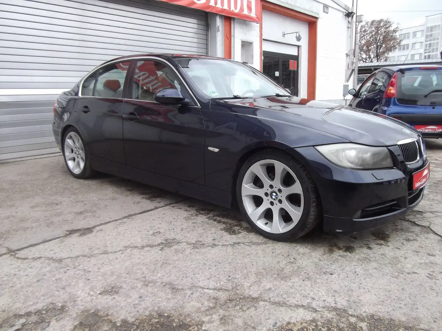 BMW 330 Baureihe 3 Lim. 330i Blau - 2