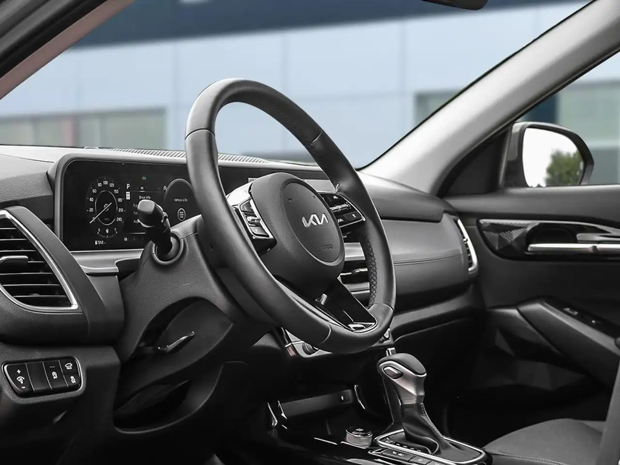 Kia Seltos снимка Kia Seltos