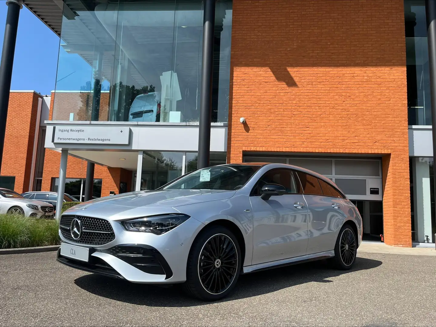 Mercedes-Benz CLA 250 Shooting Brake CLA e AMG Line - 1