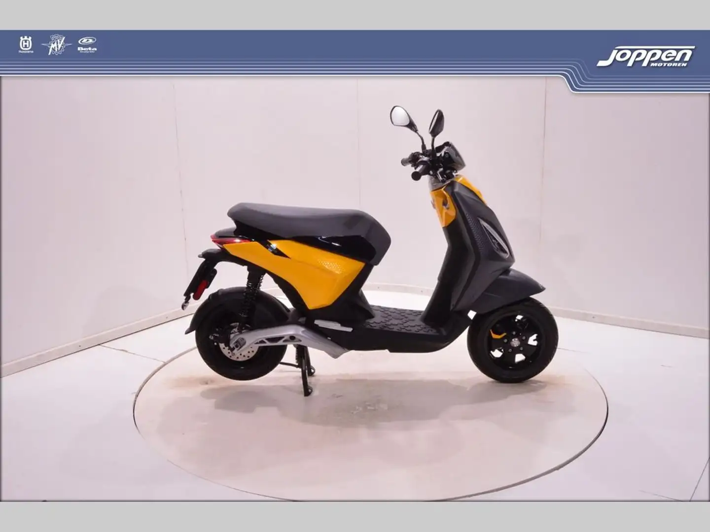 Piaggio Piaggio 1 active electric 60 Yellow - 1