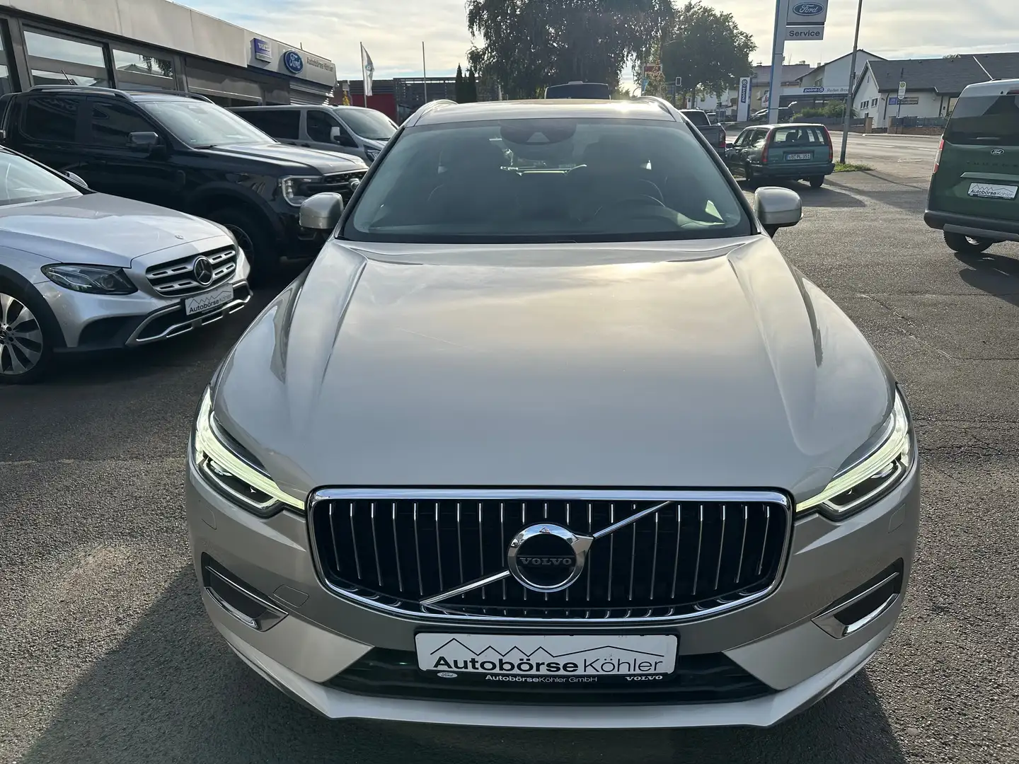 Volvo XC60 Inscription D5 AWD *AHK, Kamera, ACC, Memory...* Silber - 2