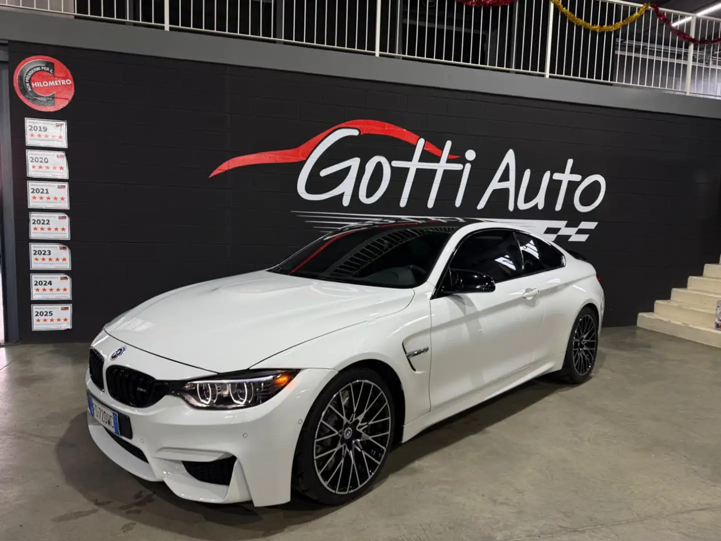 BMW M4 MANUALE CARBONIO VOLANTE PERFORMANCE Weiß - 1