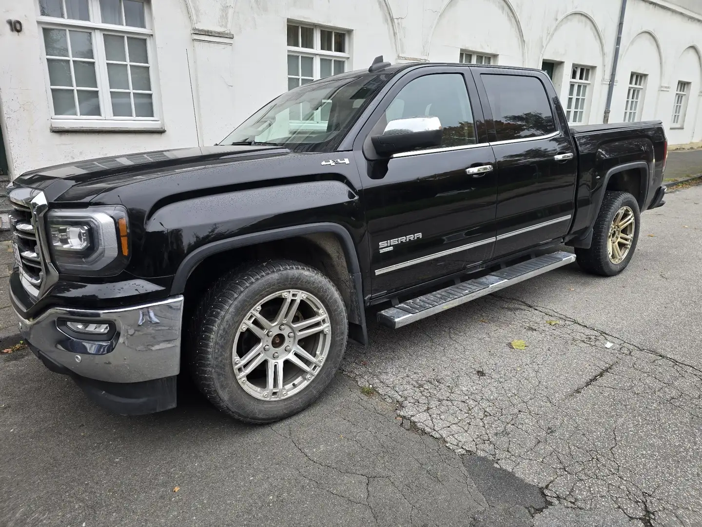 GMC Sierra V8 5.3 Benzin 4x4 Leder Navi eAssist Schwarz - 2