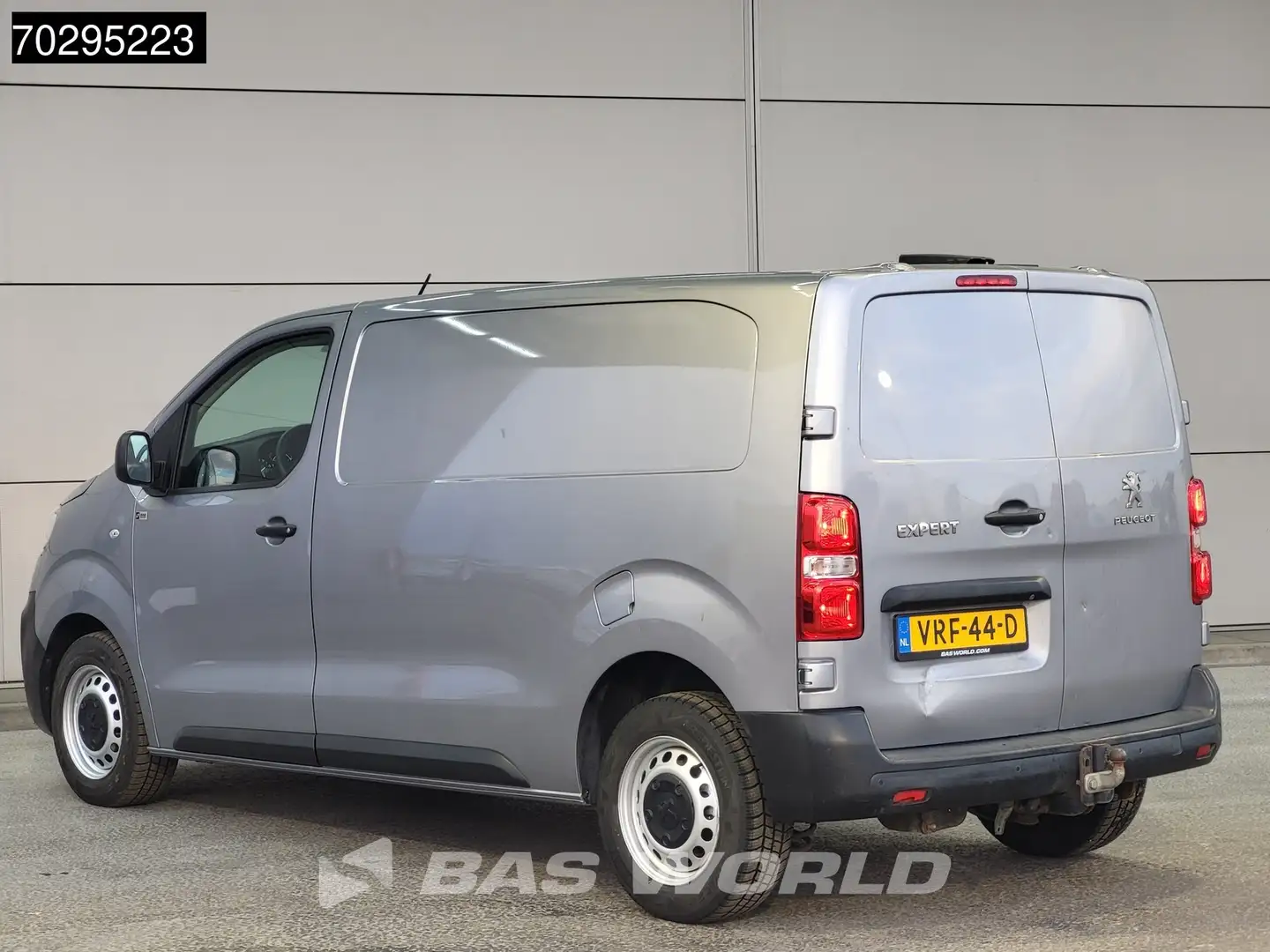 Peugeot Expert 145pk L2H1 Trekhaak Navi Airco Cruise Camera Parke Gris - 2