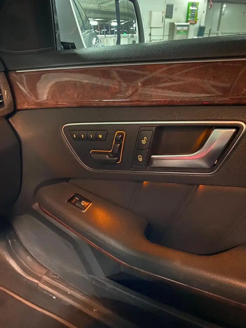 Mercedes-Benz E 220 Bns Cl. Eleg Grijs - 2