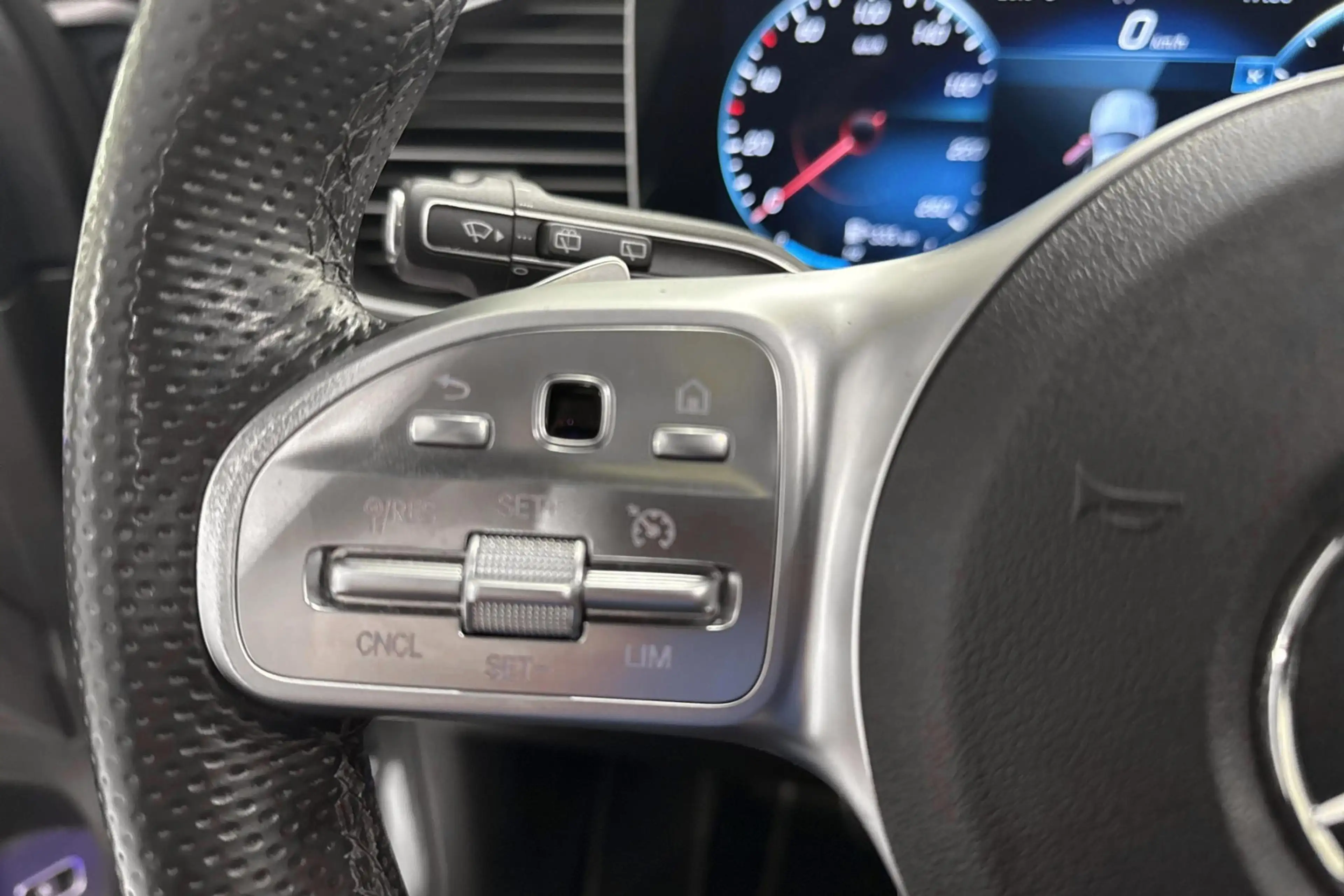 Mercedes-Benz GLE 350 GLE 350de 4MATIC AMG LINE — photo 20