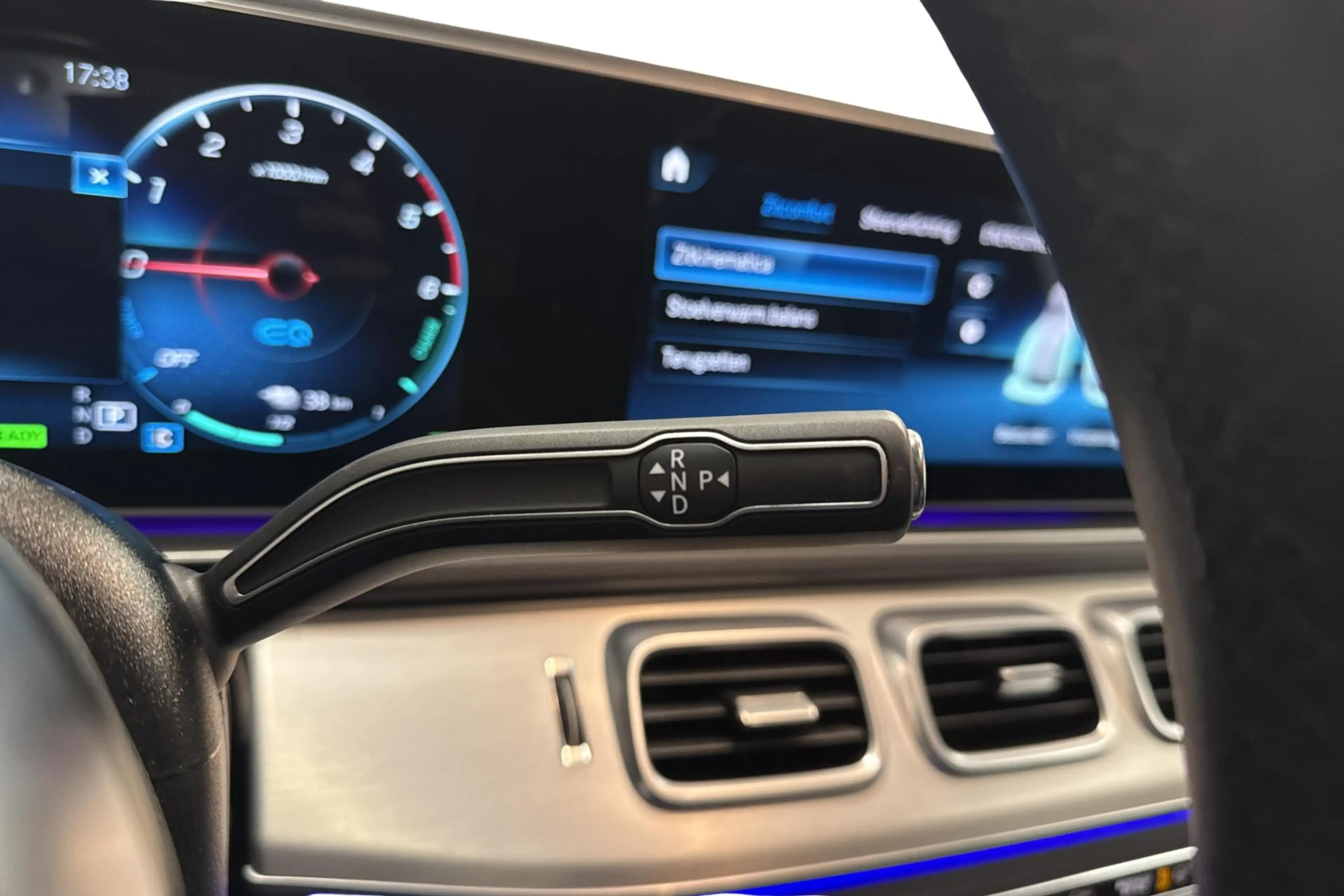 Mercedes-Benz GLE 350 GLE 350de 4MATIC AMG LINE — photo 21