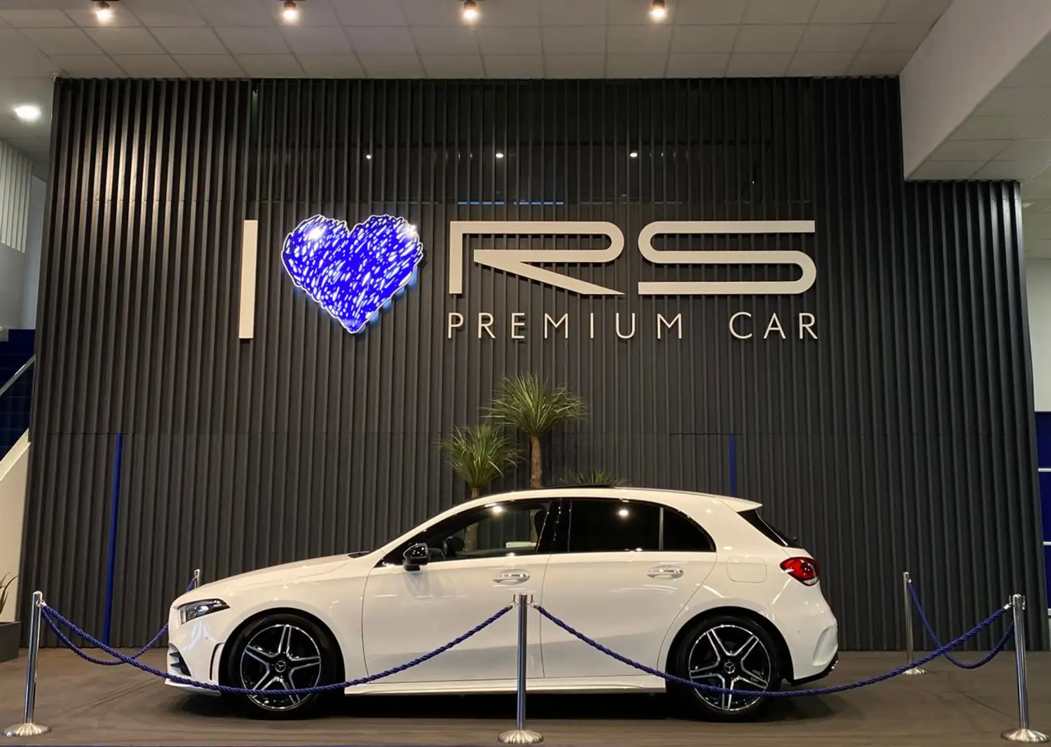 Mercedes-Benz A 200 AMG Line Blanco - 1