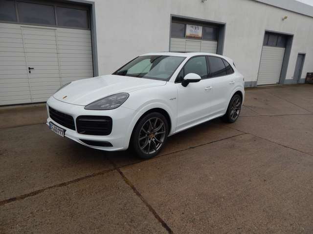 Imagine Porsche Cayenne E-Hybrid*LEDER*LM*NAVI*PDC*LED*SITZH*79000*