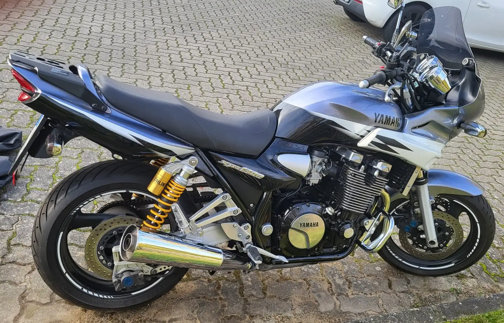 Yamaha XJR 1300 Naked Bike / Tourer Plateado - 2