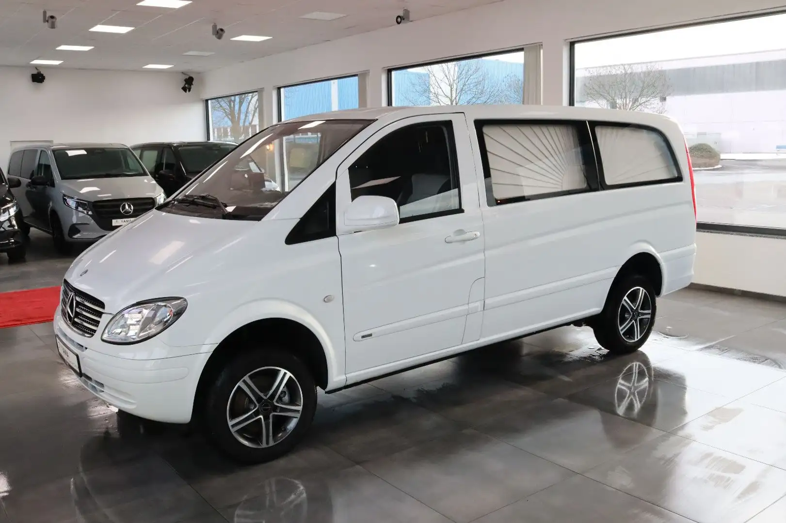 Mercedes-Benz Vito 4x4 Hentschke Bestattungswagen/Leichenwagen Weiß - 1