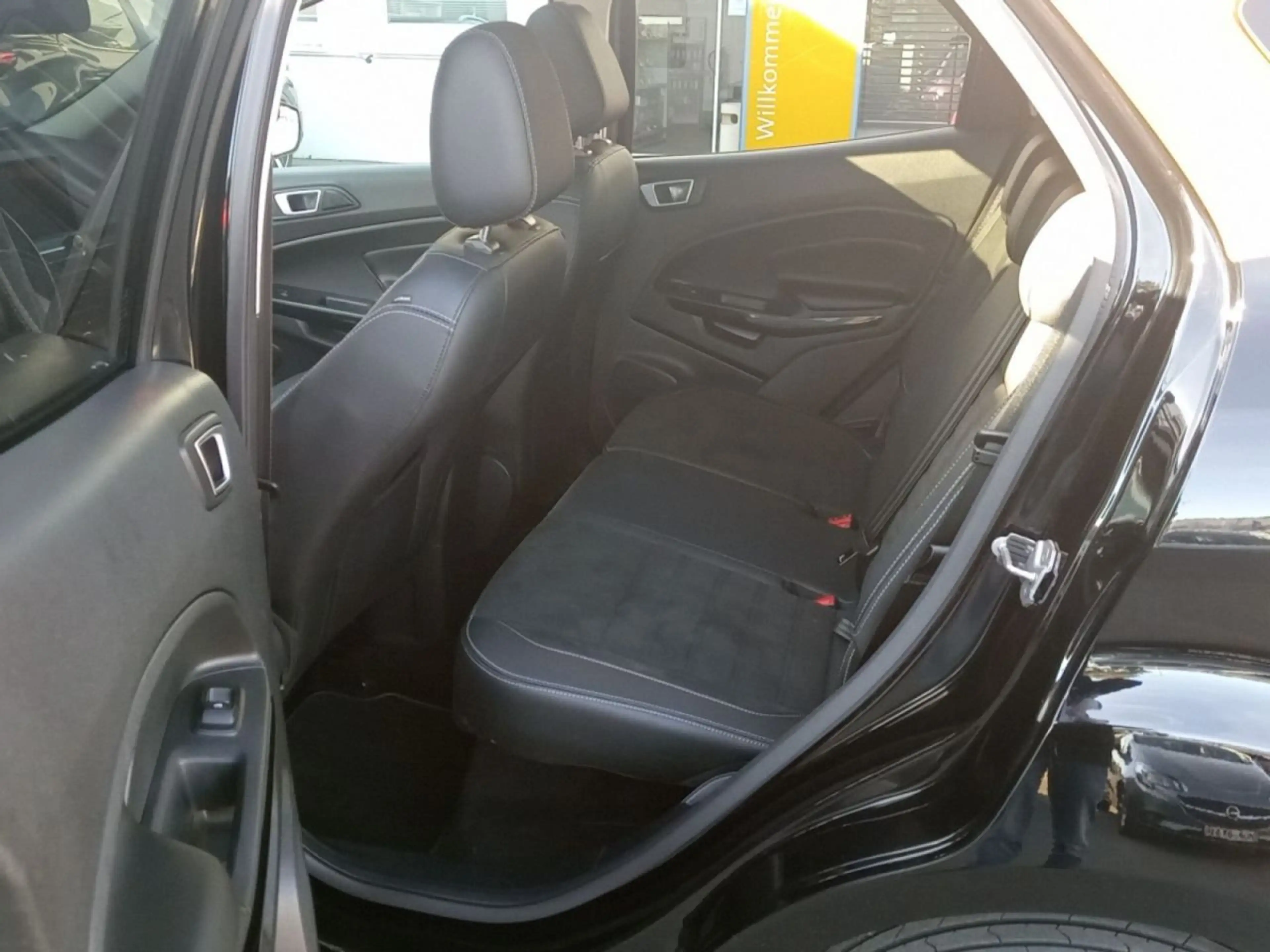 Ford EcoSport ST-Line — photo 10