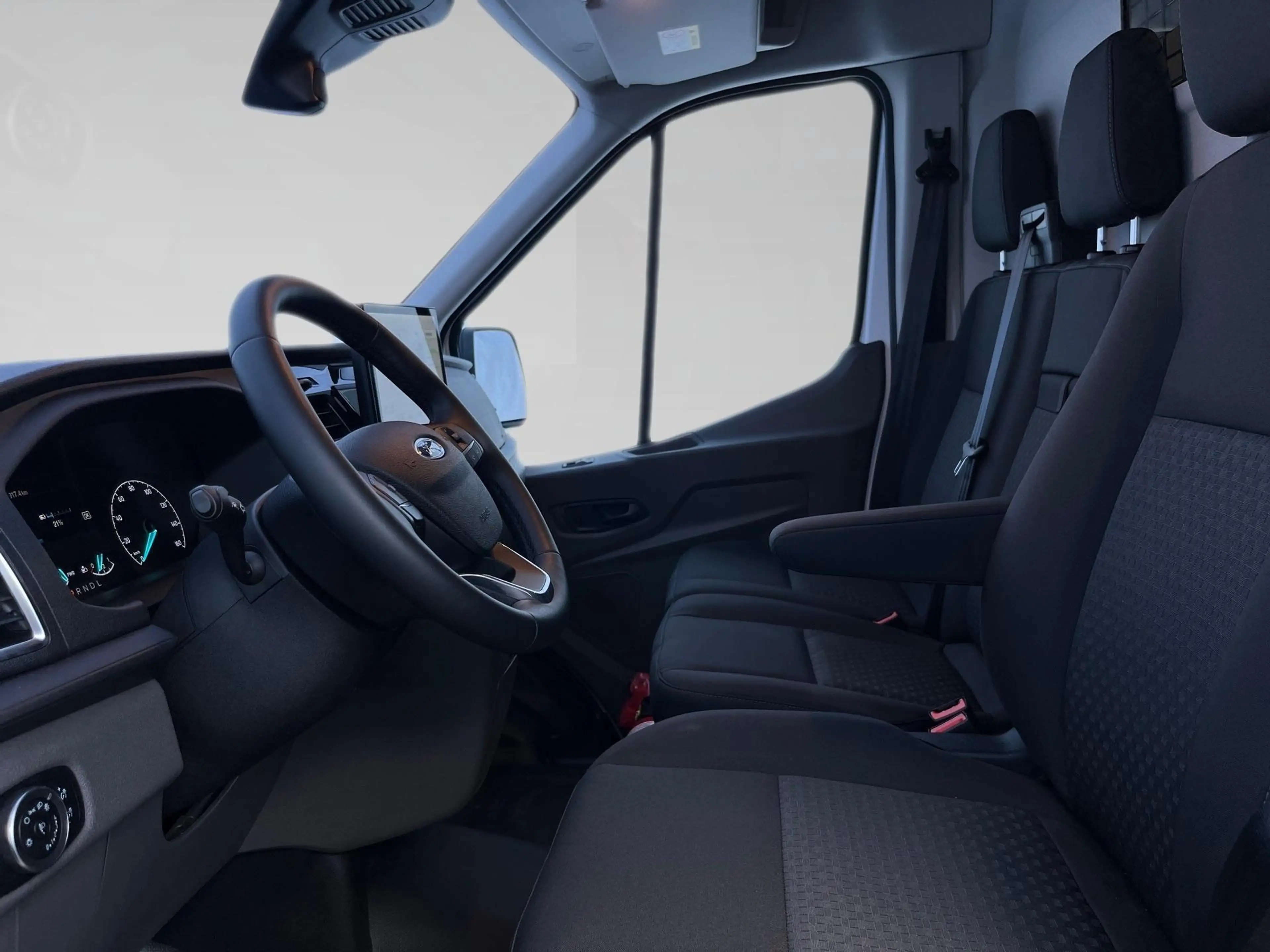 Ford E-Transit Trend — photo 4