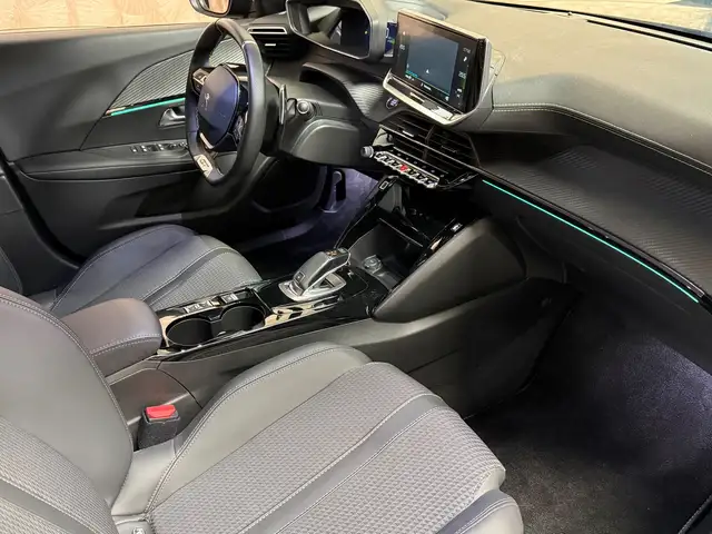 Peugeot 2008 view 10