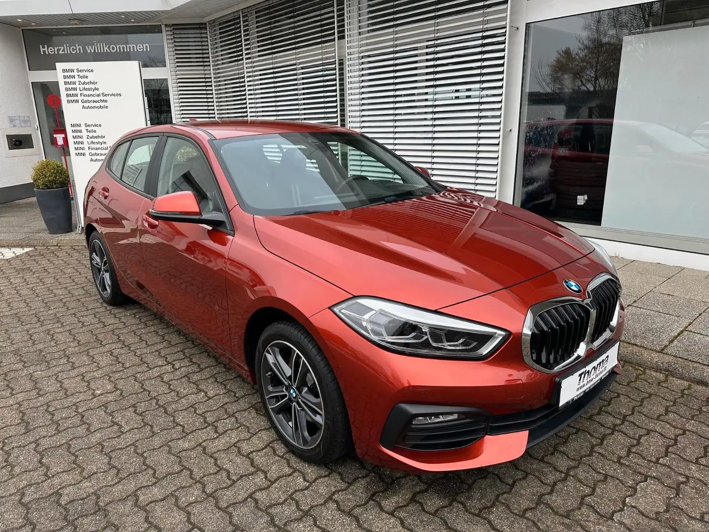 BMW 116 i Advantage +RFK +Hifi +SHZ +HUD +Navi +Apple Orange - 1