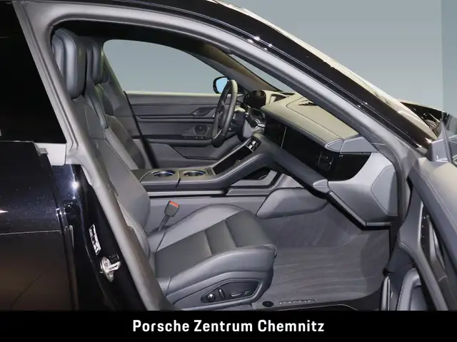 Porsche Taycan view 13