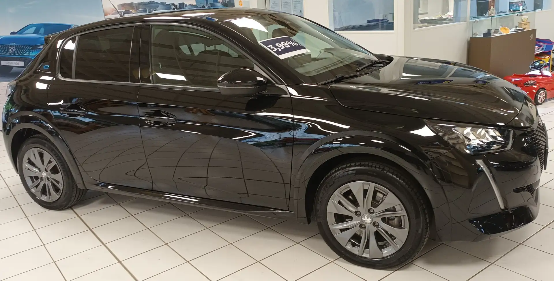 Peugeot 208 Allure Elektro 136 Sommer/Winterräder Alufelgen Schwarz - 2