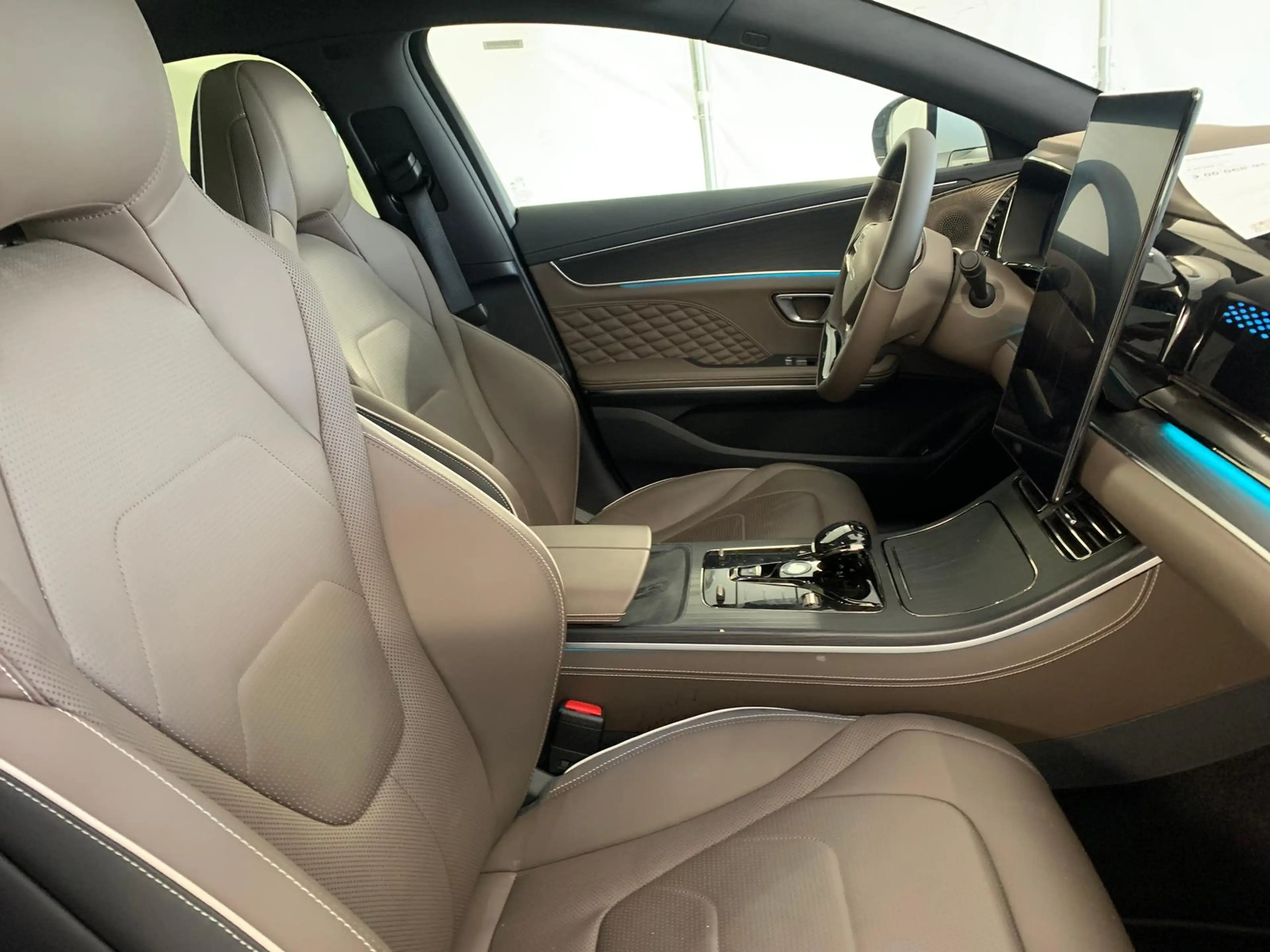 BYD Han AWD Executive 85,4 kWh/HUD/PANO/4xSiLüftung — photo 3